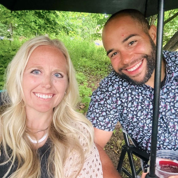 Meet your Posher, Kim 🤎 - Picture 1 of 1